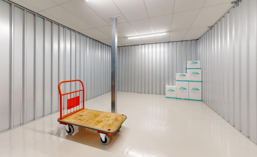 Self Storage Units near Hendon